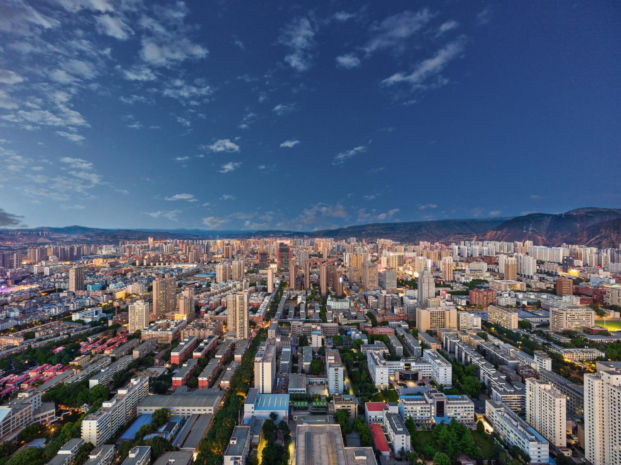 Hilton Lanzhou City Center Hotel Exterior photo